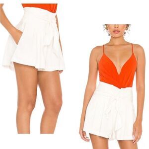 NWOT ASTR The Label White Shorts The Marika w/ Belt Lyocell & Linen Sz Small